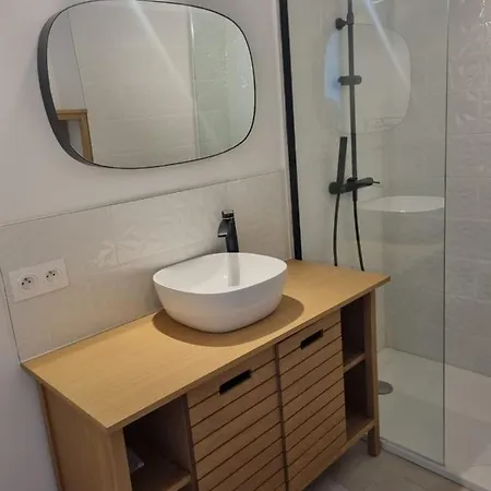 Apartment Superbe Renove Les Pieds Dans L'eau! Marseillan (Herault)